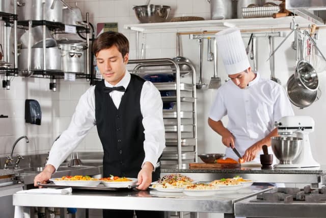 Co to jest rozdzielnia kelnerska i jej kluczowe znaczenie w gastronomii